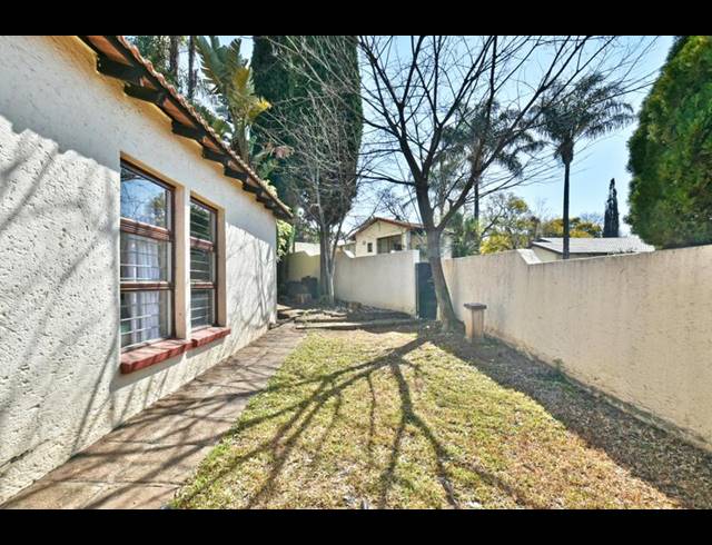 3 BEDROOM TOWNHOUSE FOR SALE IN SUNDOWNER
